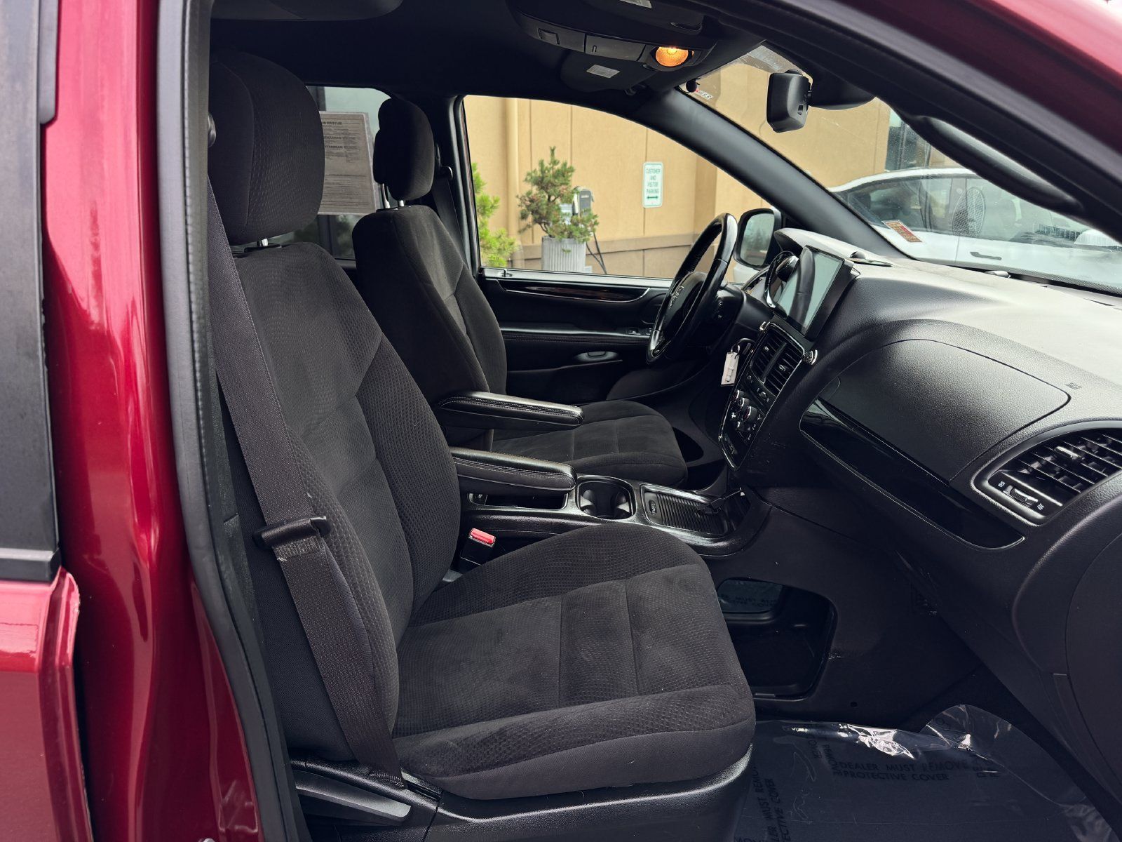 Used 2018 Dodge Grand Caravan SE FWD image 25