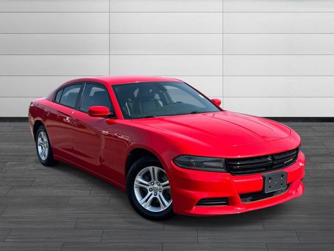 Used 2019 Dodge Charger SXT w/ Leather Interior Group RWD image 2