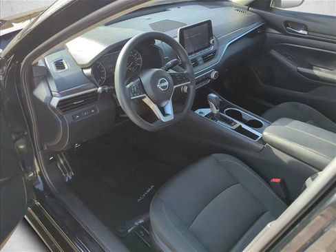 Used 2024 Nissan Altima 2.5 SV image 7