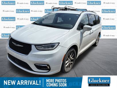 Used 2022 Chrysler Pacifica Touring-L