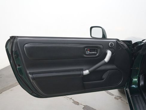 Used 2003 Toyota MR2 RWD image 13