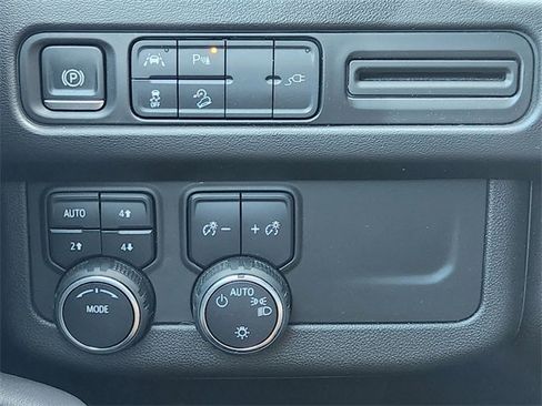 Used 2022 Chevrolet Tahoe Z71 image 27