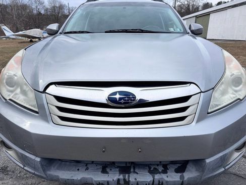 Used 2011 Subaru Outback 2.5i Premium w/ All-Weather Pkg image 2