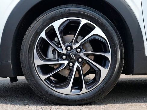 Used 2022 Chevrolet Bolt EUV Premier image 11