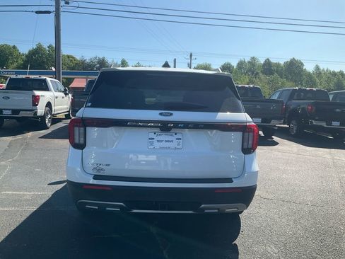 New 2026 Ford Explorer Active RWD image 6