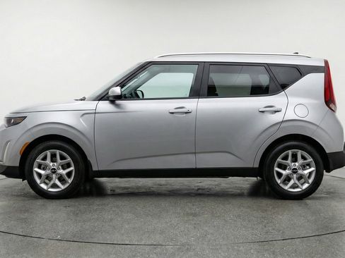 Used 2025 Kia Soul LX w/ LX Technology Package image 5
