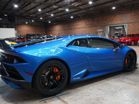 Used 2020 Lamborghini Huracan EVO RWD image 18