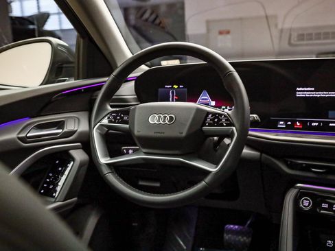 Certified 2025 Audi Q5 Premium w/ Convenience Package image 14