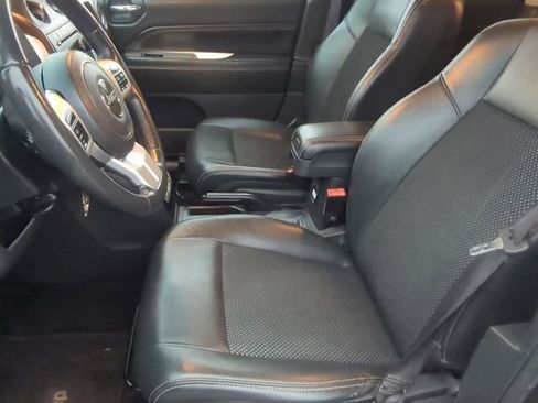 Used 2017 Jeep Compass Latitude image 11