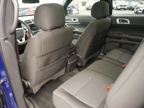 Used 2014 Ford Explorer XLT w/ Equipment Group 201A FWD image 12