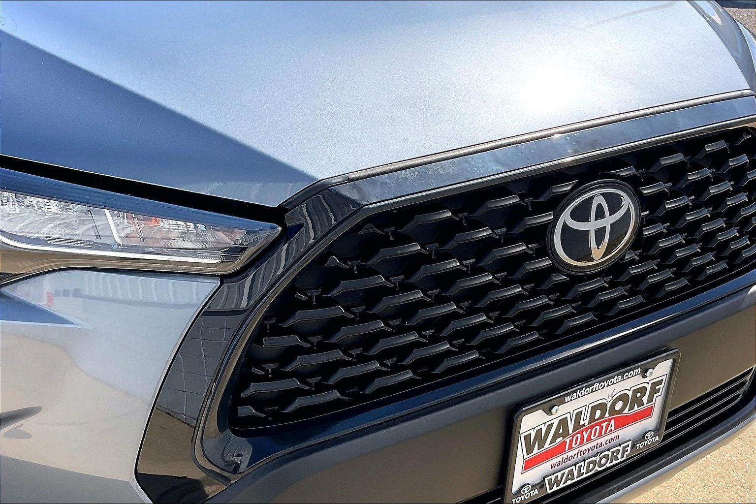 Used 2025 Toyota Corolla Cross LE AWD/4WD image 34