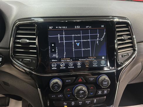 Used 2020 Jeep Grand Cherokee Altitude image 23