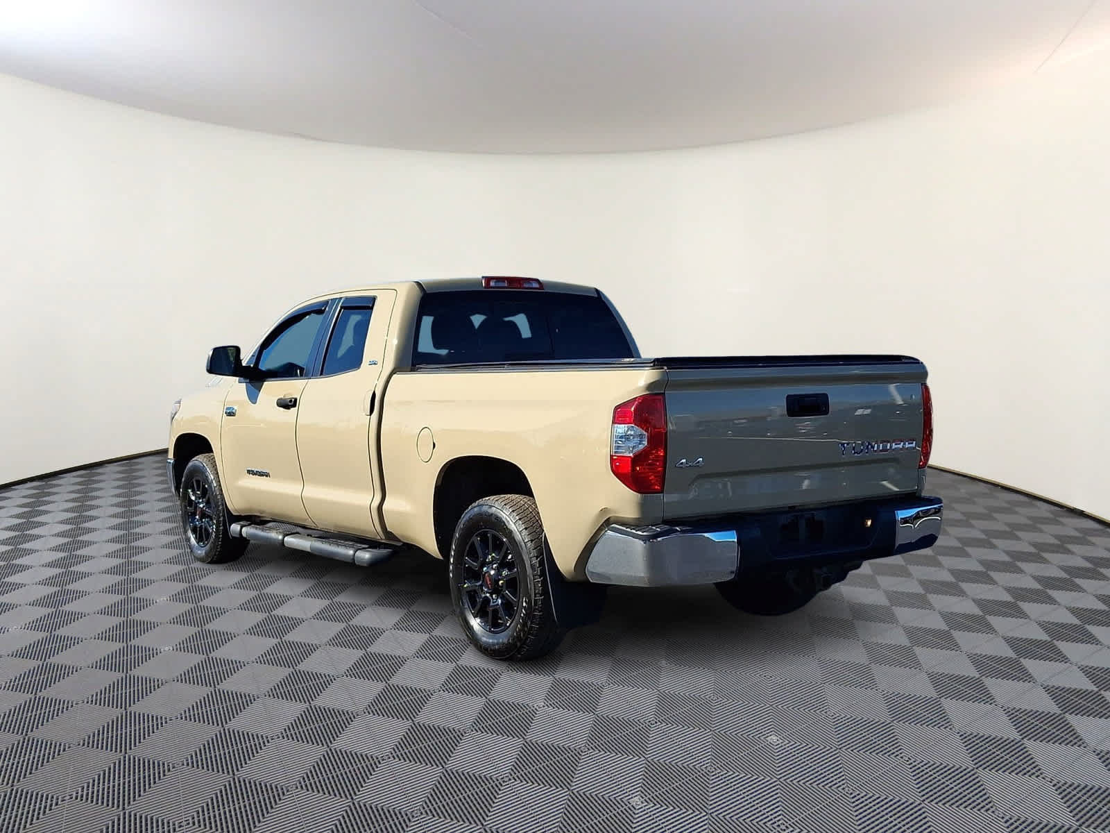 Used 2019 Toyota Tundra SR5 AWD/4WD image 7