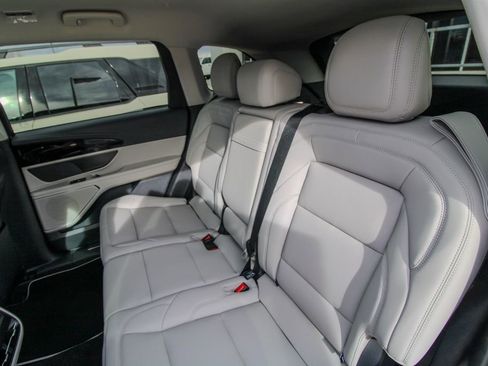 Used 2026 Lincoln Nautilus Premier w/ Jet Appearance Package image 9