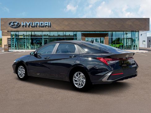 New 2026 Hyundai Elantra Blue image 4