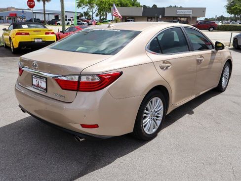 Used 2014 Lexus ES 350 w/ Luxury Package FWD image 5