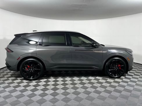 Used 2025 Lincoln Nautilus Black Label AWD/4WD image 4