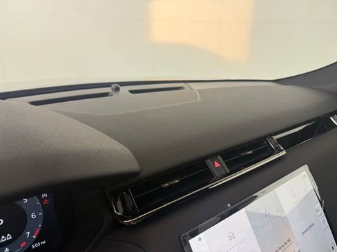 New 2025 Land Rover Range Rover Velar Dynamic SE image 31