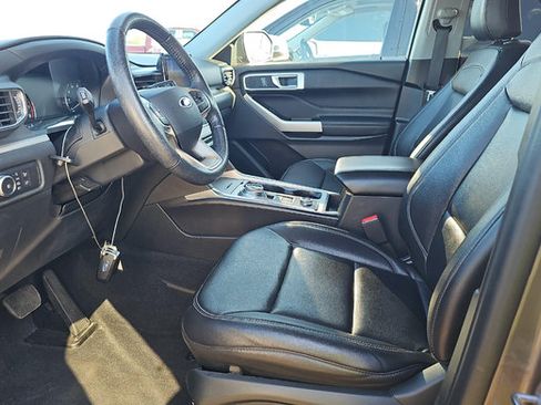 Used 2021 Ford Explorer XLT w/ Equipment Group 202A AWD/4WD image 3