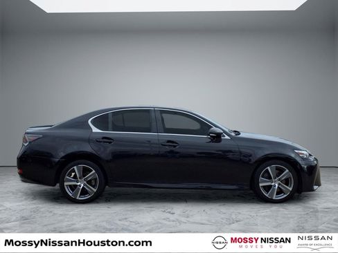 Used 2017 Lexus GS 350 w/ Preferred Accessory Package RWD image 8