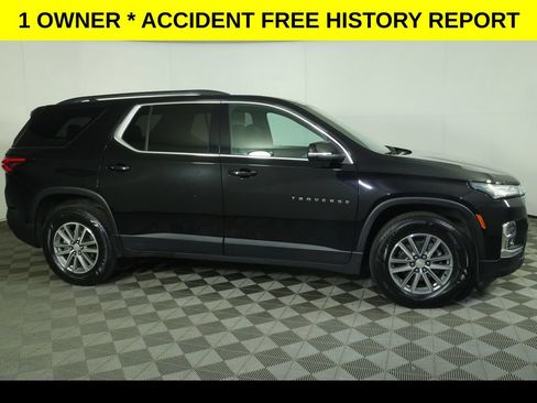 Used 2023 Chevrolet Traverse LT FWD image 2