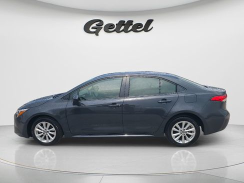 Used 2024 Toyota Corolla LE w/ LE Convenience Package FWD image 8