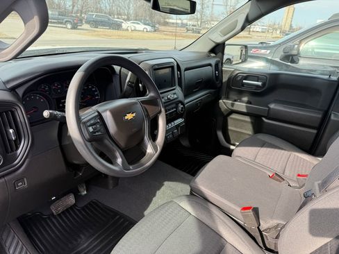 Used 2022 Chevrolet Silverado 1500 Custom image 3