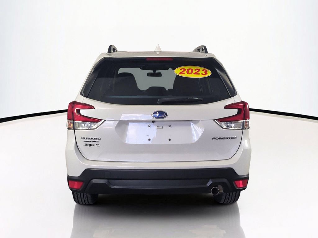 Used 2023 Subaru Forester Limited AWD/4WD image 5
