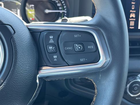 Used 2024 Jeep Wrangler Unlimited Sahara w/ Technology Group AWD/4WD image 27