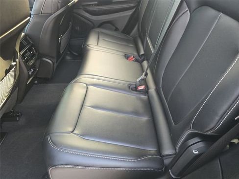 Used 2025 Jeep Grand Cherokee Limited w/ Black Appearance Package AWD/4WD image 11