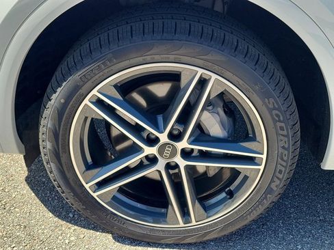 Certified 2023 Audi Q5 e Prestige w/ Prestige Package image 9