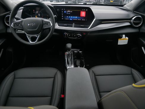 New 2026 Chevrolet Trax ACTIV w/ Sunroof Package FWD image 7