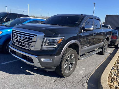 Used 2020 Nissan Titan Platinum Reserve w/ Moonroof Package image 3