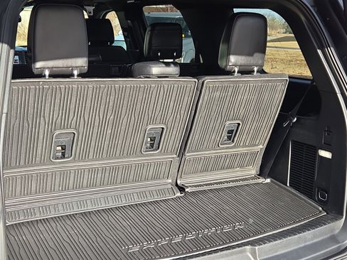 Used 2020 Ford Expedition Limited image 8