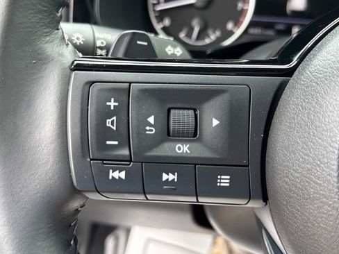 Used 2024 Nissan Pathfinder SL image 19