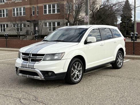 Used 2019 Dodge Journey GT image 1