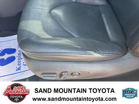 Used 2022 Toyota Highlander Limited image 16