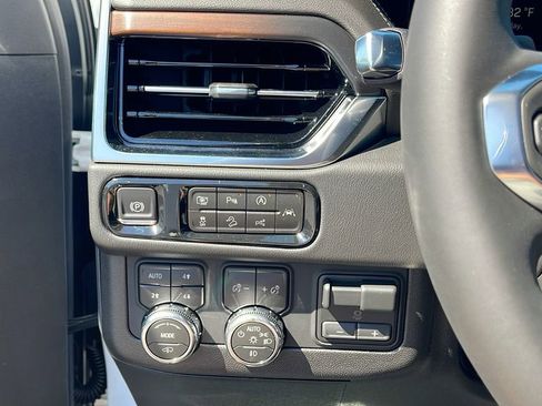 New 2026 GMC Yukon XL Denali w/ Denali Reserve Package AWD/4WD image 24