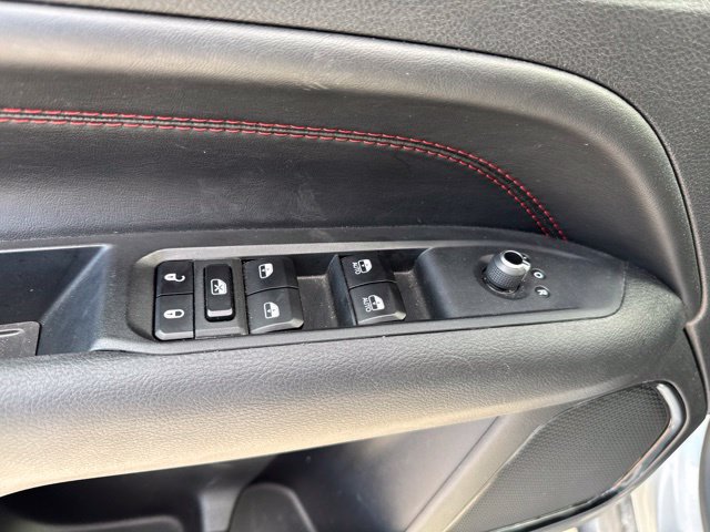 Used 2025 Jeep Compass Trailhawk AWD/4WD image 18