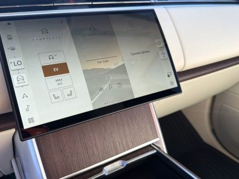 New 2026 Land Rover Range Rover SE image 26