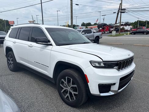 Used 2023 Jeep Grand Cherokee L Limited w/ Luxury Tech Group II AWD/4WD image 11