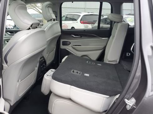 Certified 2022 Jeep Grand Cherokee Overland w/ Advanced Protech Group III image 27