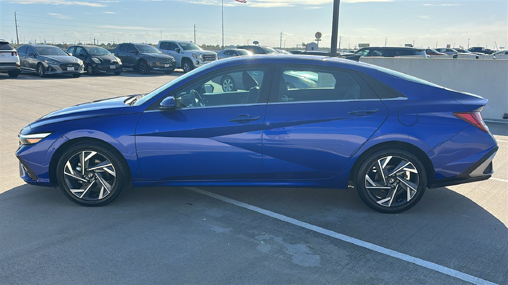 Used 2025 Hyundai Elantra SEL FWD image 10