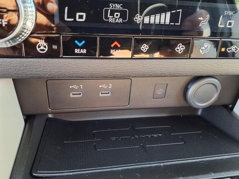 New 2025 Mitsubishi Outlander AWD image 22