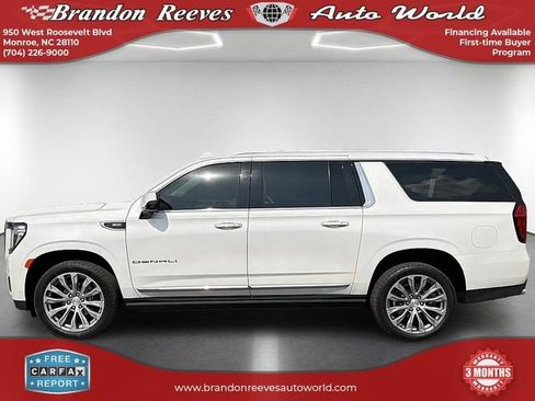 Used 2021 GMC Yukon XL Denali w/ Denali Premium Package image 9