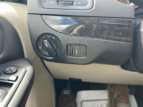 Used 2013 Dodge Grand Caravan SE FWD image 23