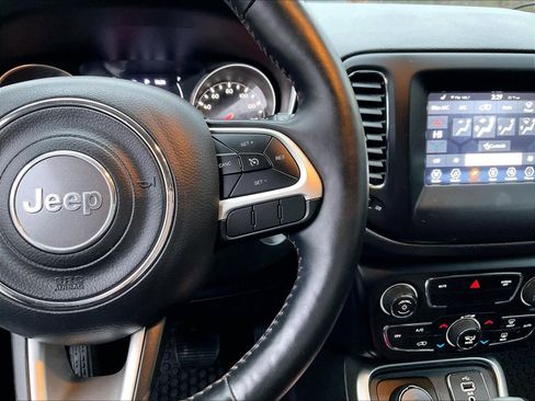 Used 2019 Jeep Compass Latitude w/ Cold Weather Group image 37