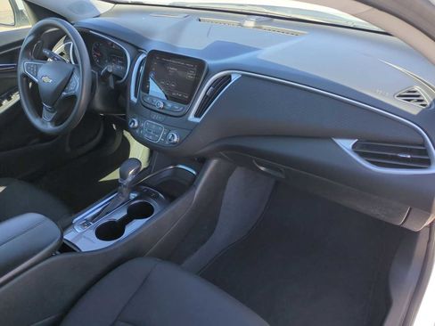 Used 2024 Chevrolet Malibu LT image 30