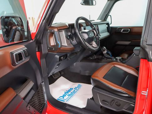 Used 2023 Ford Bronco Outer Banks image 3