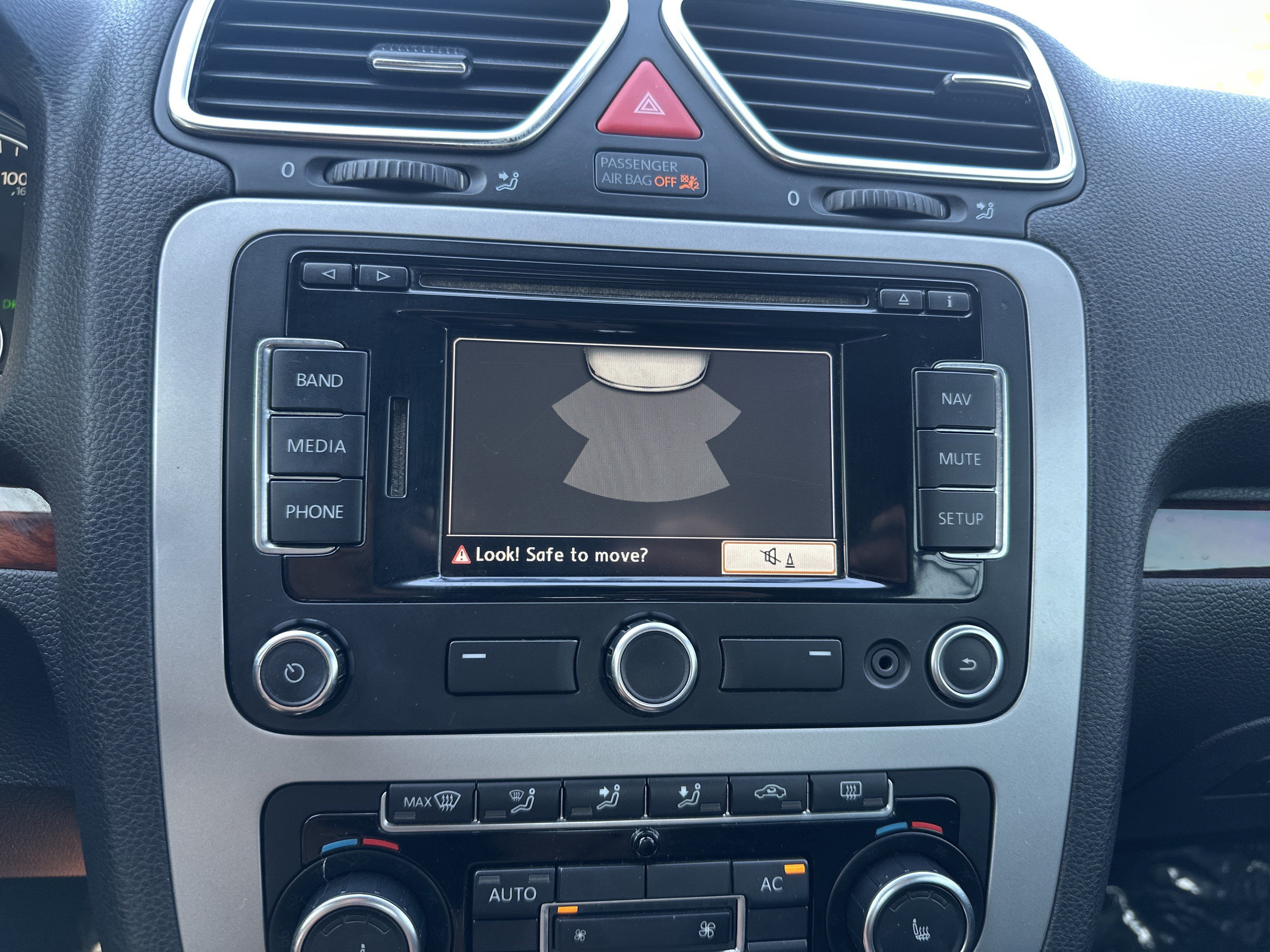 Used 2012 Volkswagen Eos Lux FWD image 25